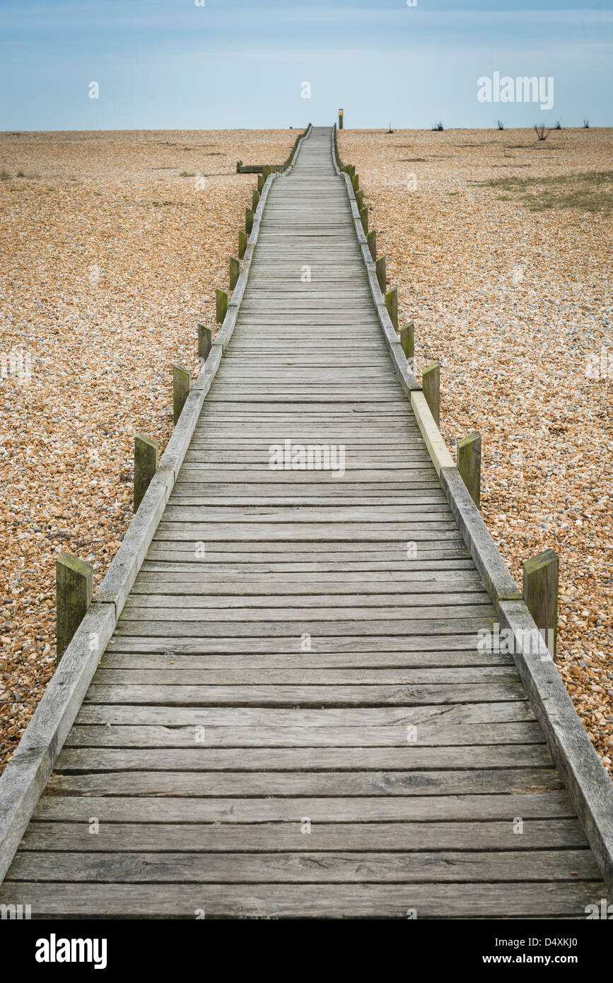 Holzbrett Fuß Dungeness Strand, Kent, England, UK Stockfoto