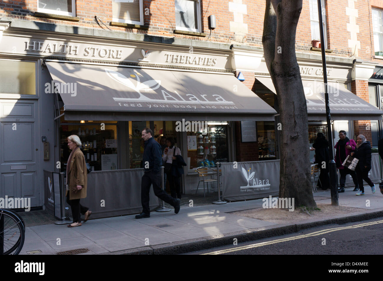 Alara Bioladen und Bio-Café in Marchmont Street, Bloomsbury, London. Stockfoto