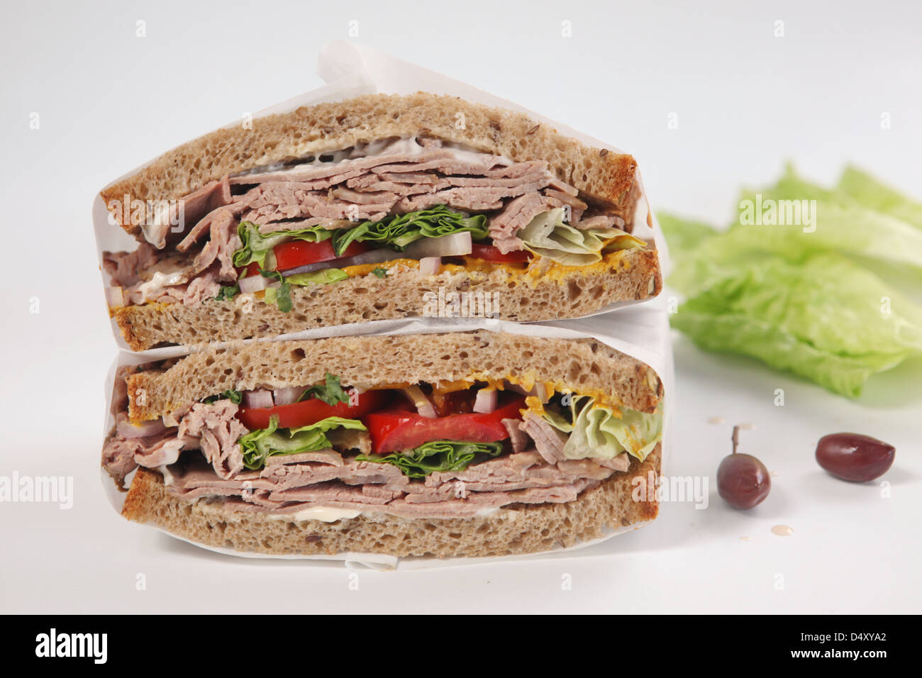 Sandwich mit Wurst vom Rind Stockfoto