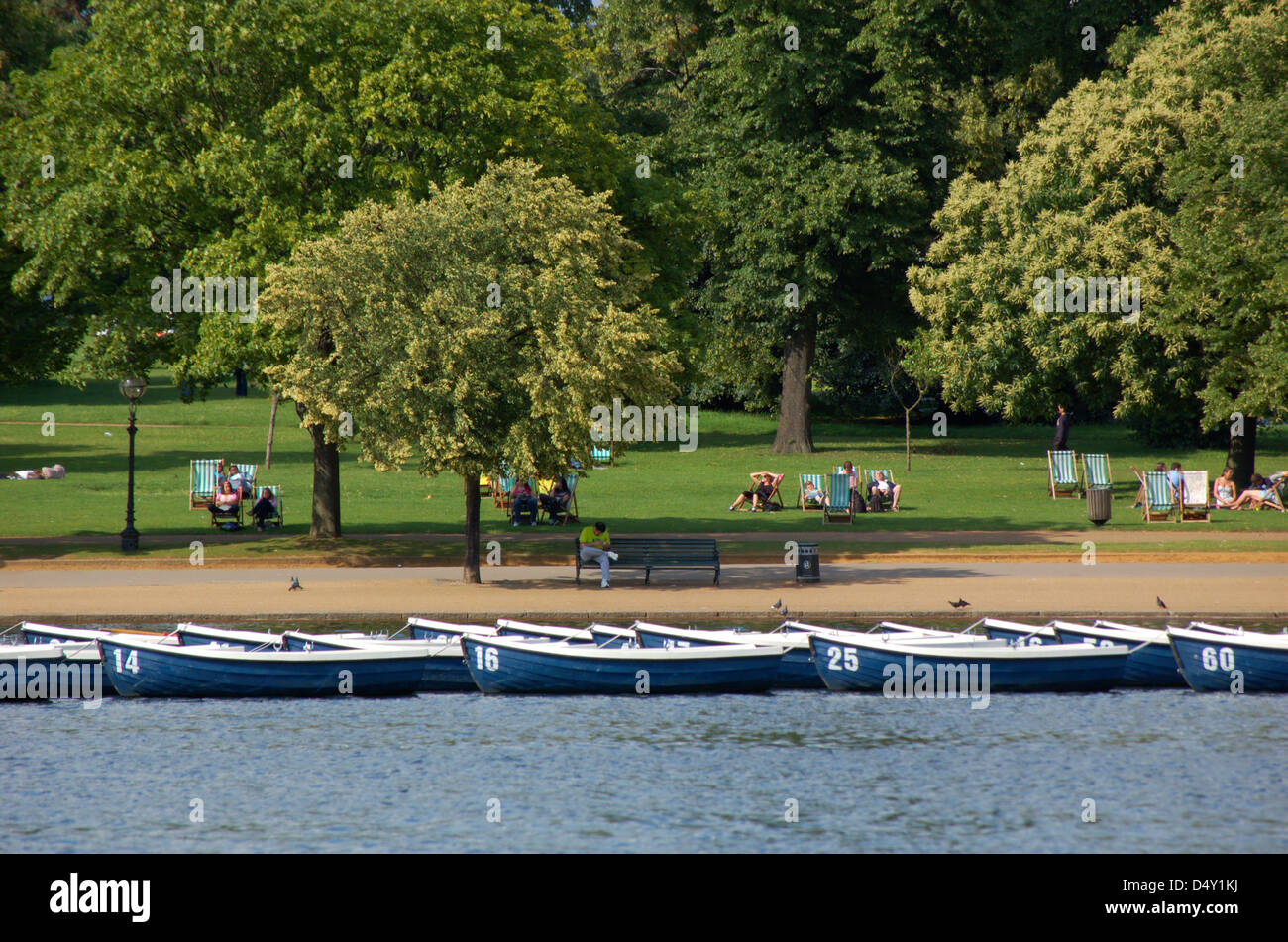 Ruderboote im Hyde Park in London, England Stockfoto