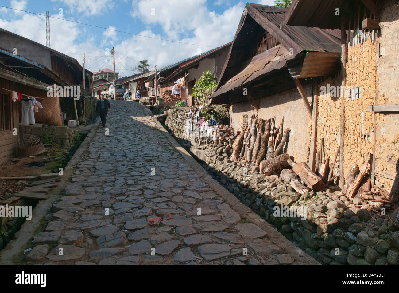 gepflasterten Straßen und alte Architektur in hat, Laos Stockfoto