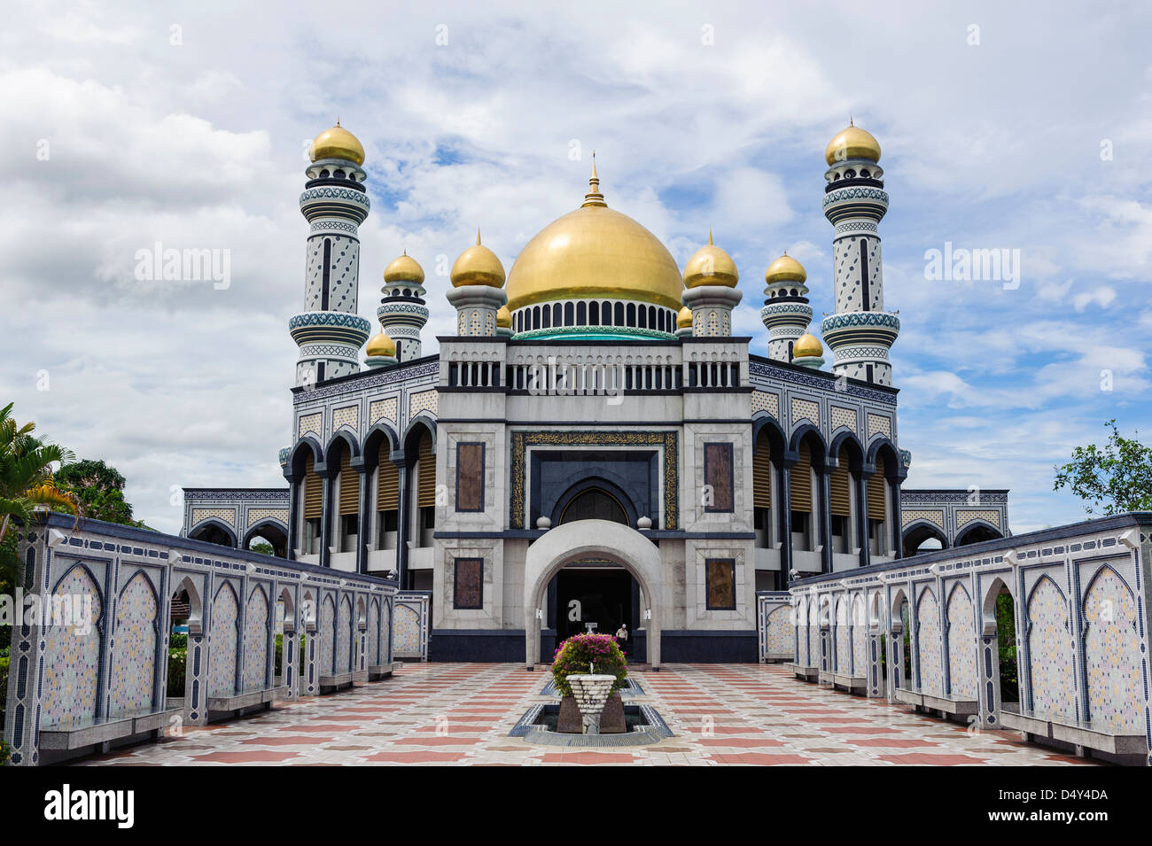 Blick auf Jame´Asr Hassanil Bolkiah, Bandar Seri Bengawan Moschee, Brunei, Borneo, Asien Stockfoto