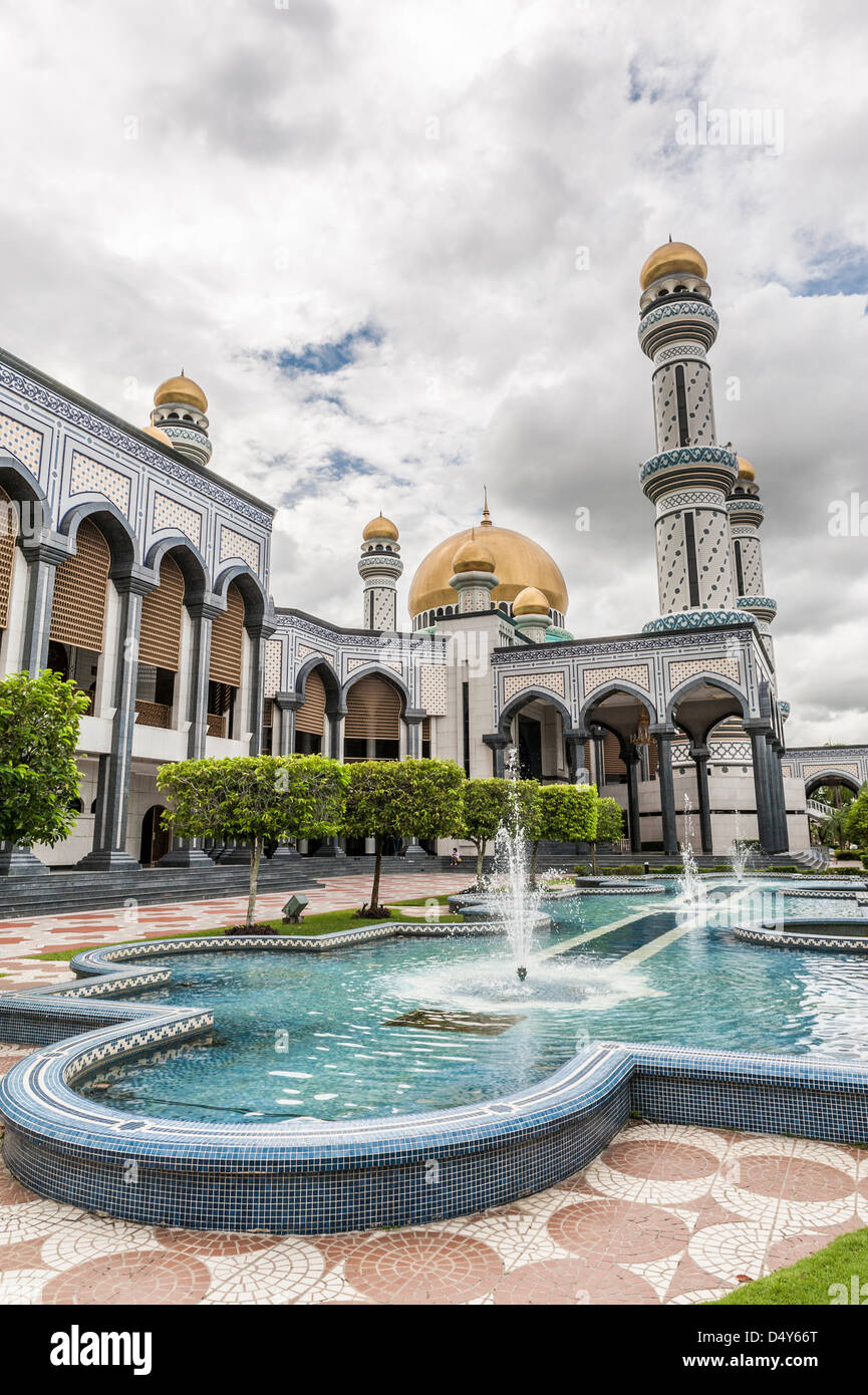 Blick auf Jame´Asr Hassanil Bolkiah, Bandar Seri Bengawan Moschee, Brunei, Borneo, Asien Stockfoto