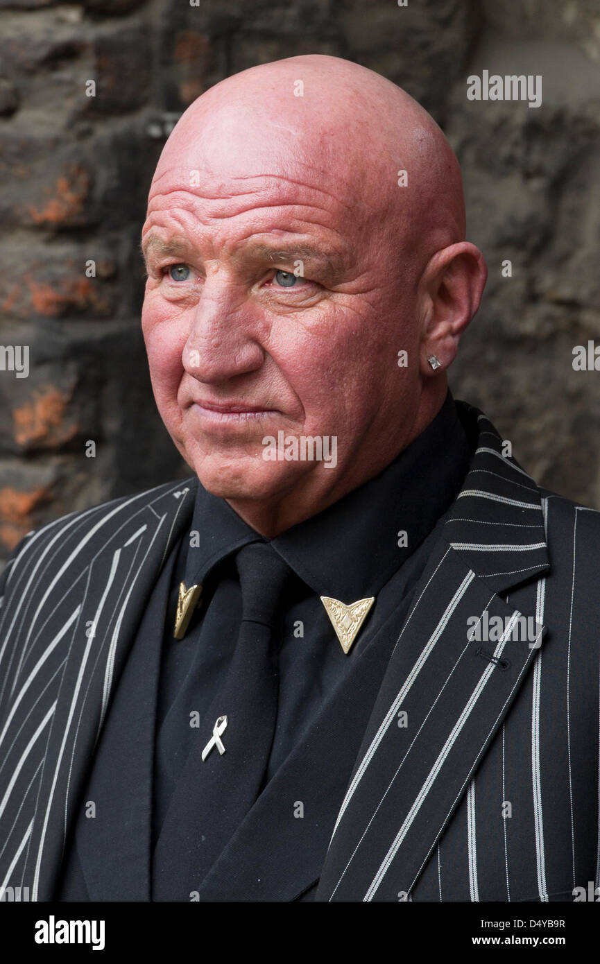 London, UK. 20. März 2013. Dave Courtney bei der Beerdigung von großen Zug Räuber, Bruce Reynolds, St Bartholomew The Great, London, Mittwoch, 20. März 2013. Bildnachweis: London Entertainment / Alamy Live News Stockfoto