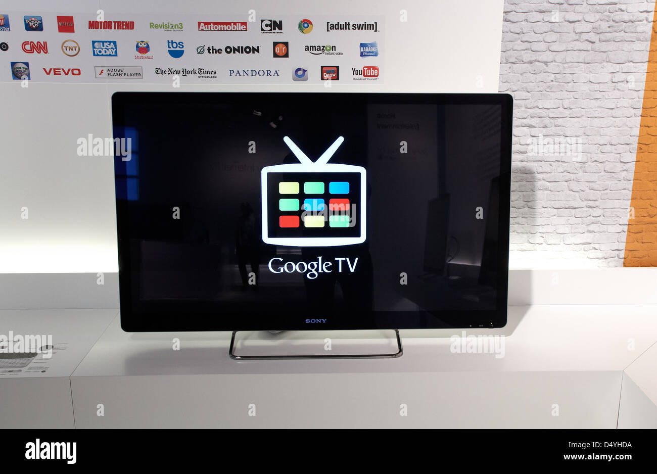 Berlin, Deutschland, Sony flat-Screen mit dem Logo von Google TV auf der IFA 2011 Stockfoto