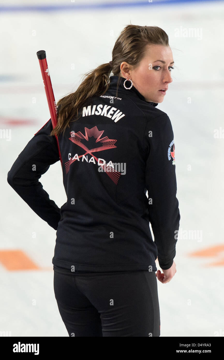 Emma Miskew (CAN), 20. März 2013 - Curling: World Women Curling  Championship 2013 bei Volvo Sport Center, Riga, Lettland, (Foto von Enrico  Calderoni/AFLO SPORT Stockfotografie - Alamy