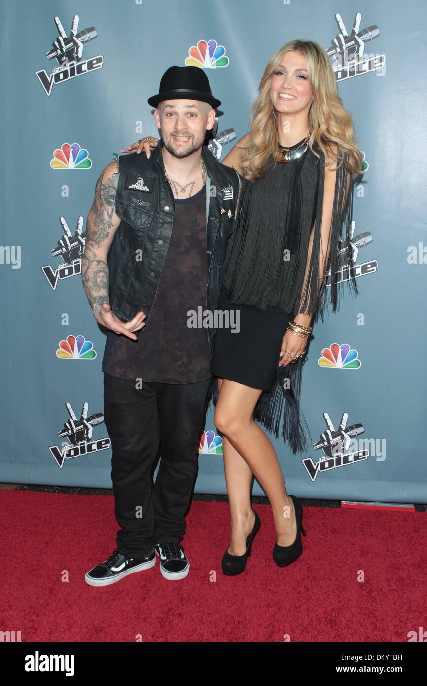 Los Angeles, Kalifornien, USA 20. März 2013. Joel Madden, Delta Lea Goodrem kommen an NBC "The Voice" Staffel 4 Premiere3 bei TLC Chinese Theatre, Los Angeles. Kredit Bild: Kredit-: TLeopold/Globe Photos/ZUMAPRESS.com/Alamy Live-Nachrichten Stockfoto