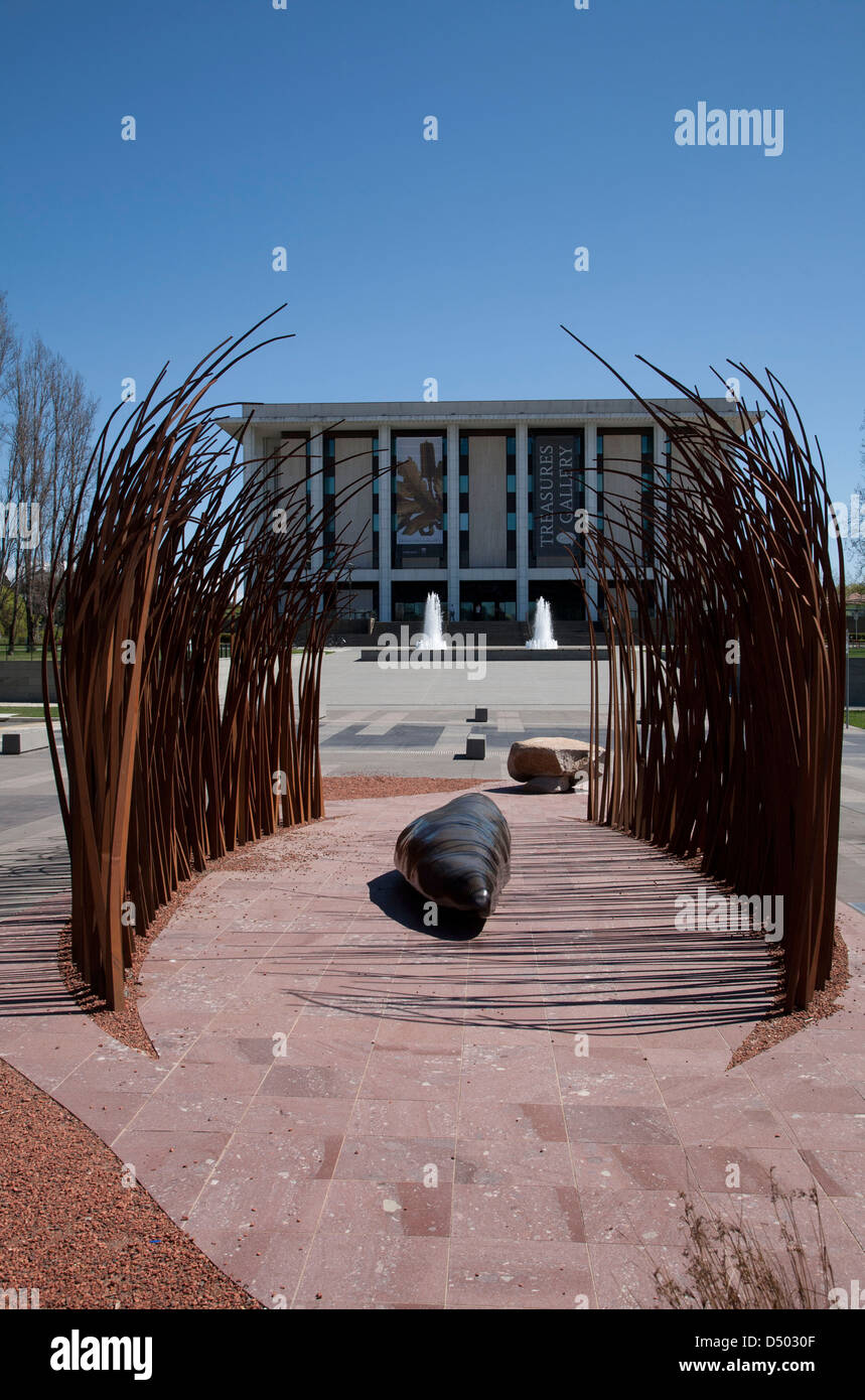 Feuer und Wasser-Kunstwerk des Künstlers Judy Watson Versöhnung Platz nationale Bibliothek von Australien Parkes Canberra Australien Stockfoto