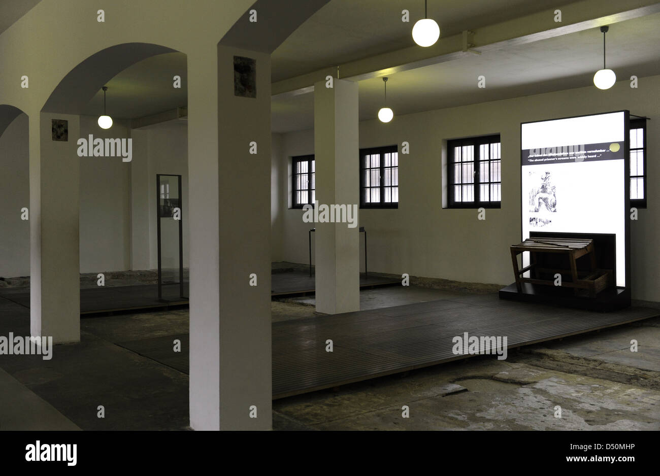 KZ Dachau. NS-Lager der Gefangenen in 1933 eröffnet. Innenraum des Memorial Museums. Deutschland. Stockfoto