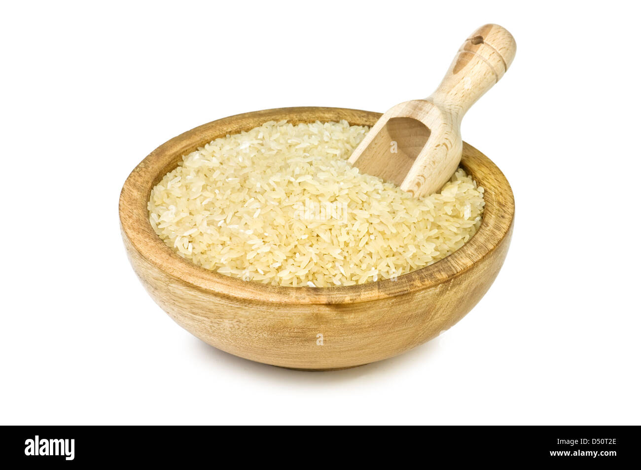 Reis in Holzplatte isoliert Stockfoto