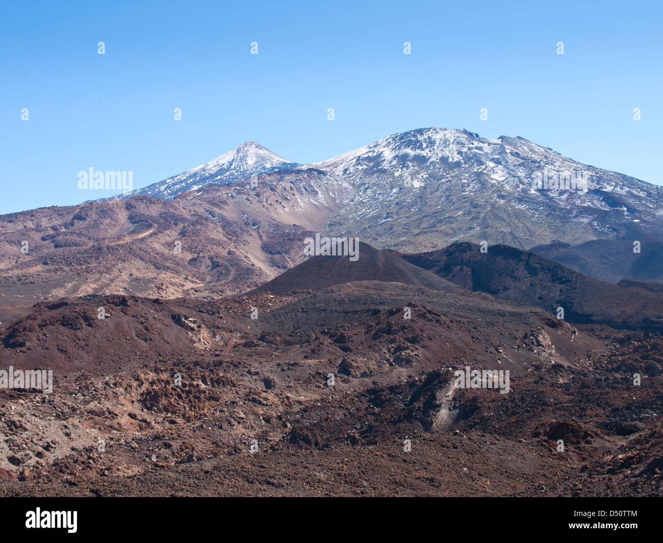 Drei Vulkane; Reventada am nächsten, Pico Vieco hinter und den Teide erblickt in der Mitte von Fußweg in Teneriffa Spanien Stockfoto