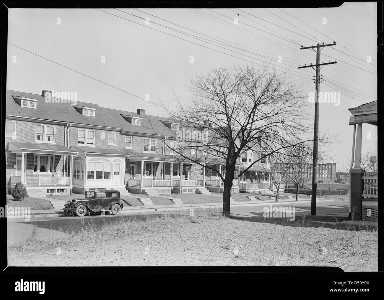 Ein Foto von Lewis Hine aus dem Jahr 1936 zeigt die Arbeiterhäuser in der Stehli Silk Mill in Lancaster, Pennsylvania, wo die Mietpreise während der Großen Depression zwischen 20 und 22 US-Dollar pro Monat lagen. Stockfoto