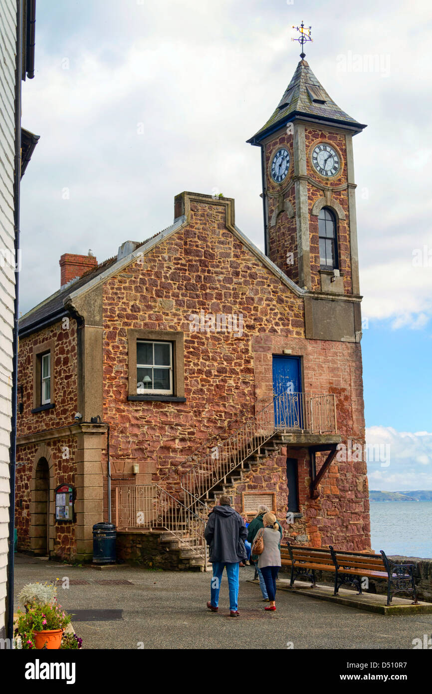 Der Glockenturm und das Institut, Kingsand, Cornwall, England Stockfoto