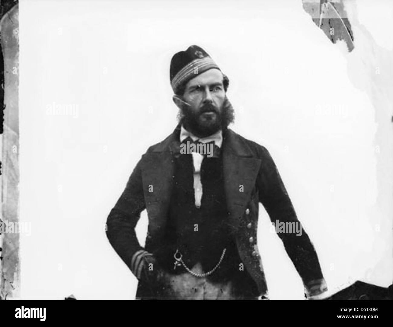 Ein Selbstporträt von Captain Edward Augustus Inglefield aus dem Jahr 1854 mit seinem unverwechselbaren Bart und seiner Uhrenkette. Inglefield war bekannt für seine Meeresforschung und diente in der Royal Navy und leistete bedeutende Beiträge zur Erforschung der Arktis. Stockfoto