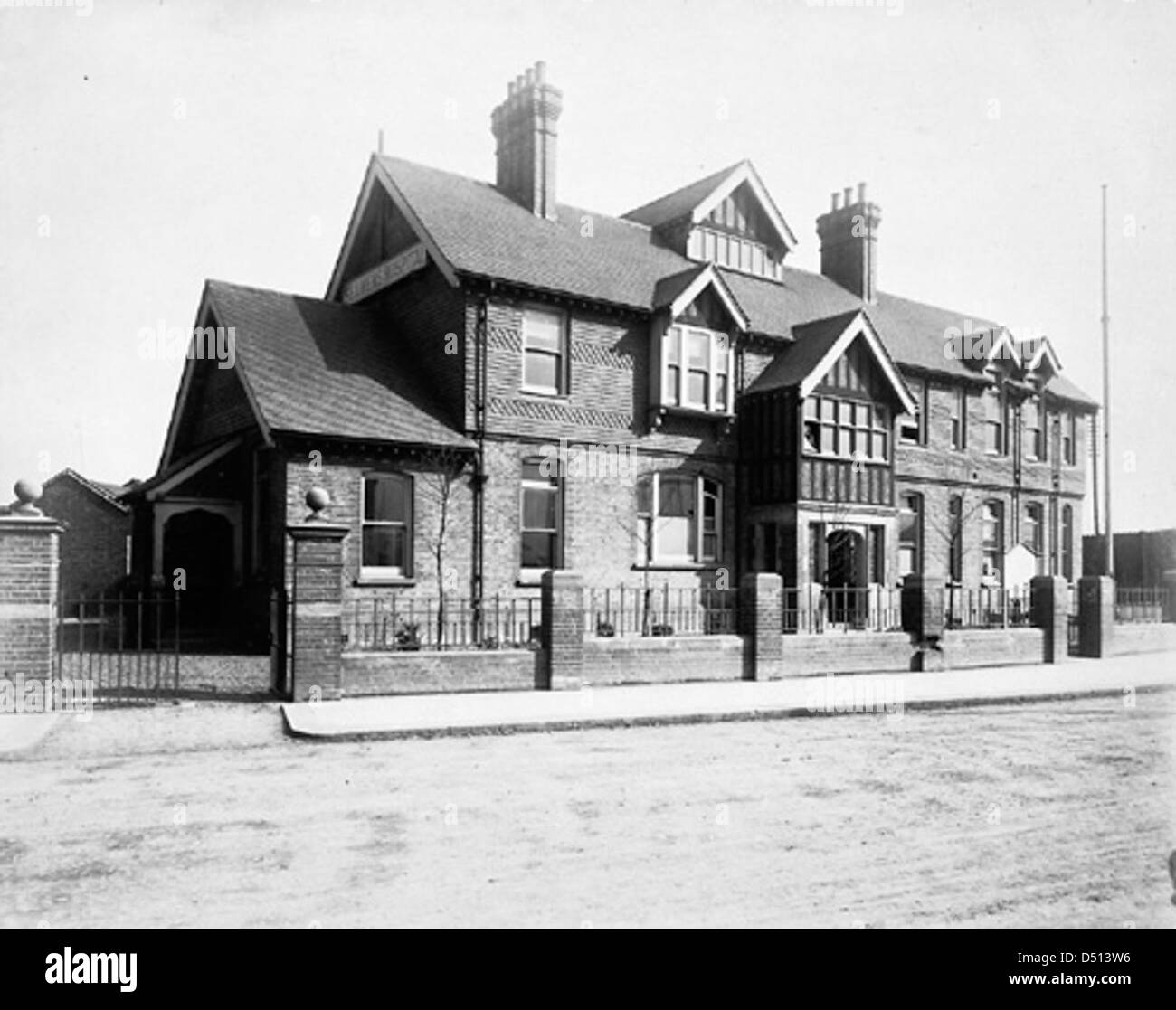 Das Seamen's Hospital am Royal Albert Dock in London diente als wichtige Einrichtung für Marinepersonal. Sie spielte eine wichtige Rolle bei der Unterstützung der Gesundheit und des Wohlbefindens von Seeleuten im 19. Und frühen 20. Jahrhundert. Stockfoto