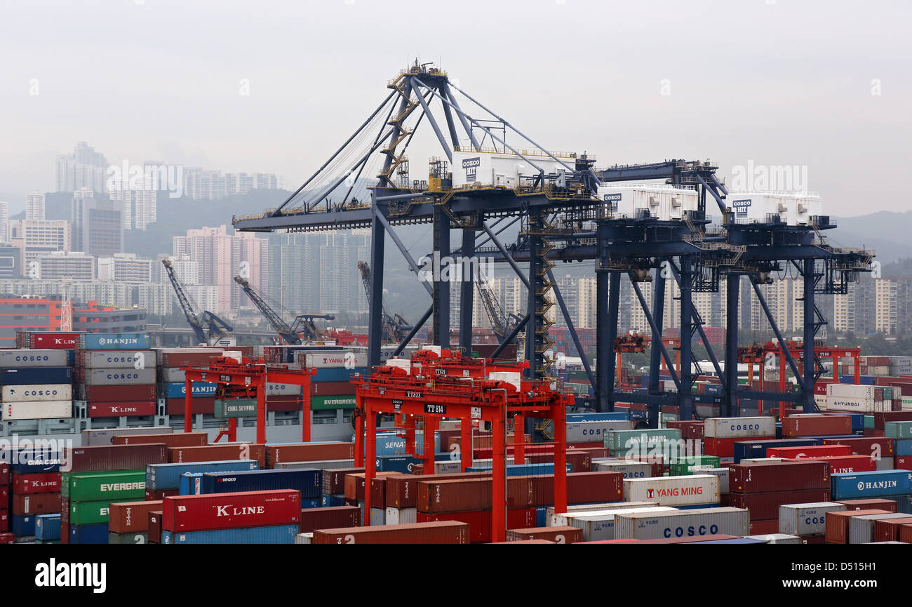 Hong Kong, China, Hong Kong International Terminal Ladekrane, Containerhafen Stockfoto
