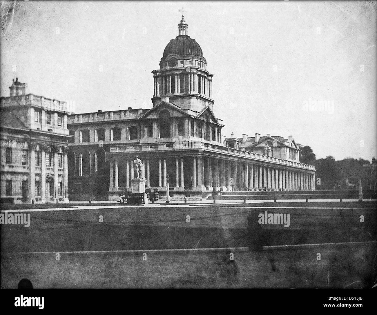 Das Greenwich Hospital in Greenwich, London, ist eine historische Einrichtung. Das Foto zeigt seine Bedeutung in der britischen Geschichte und seine Rolle in der Meerespflege. Stockfoto