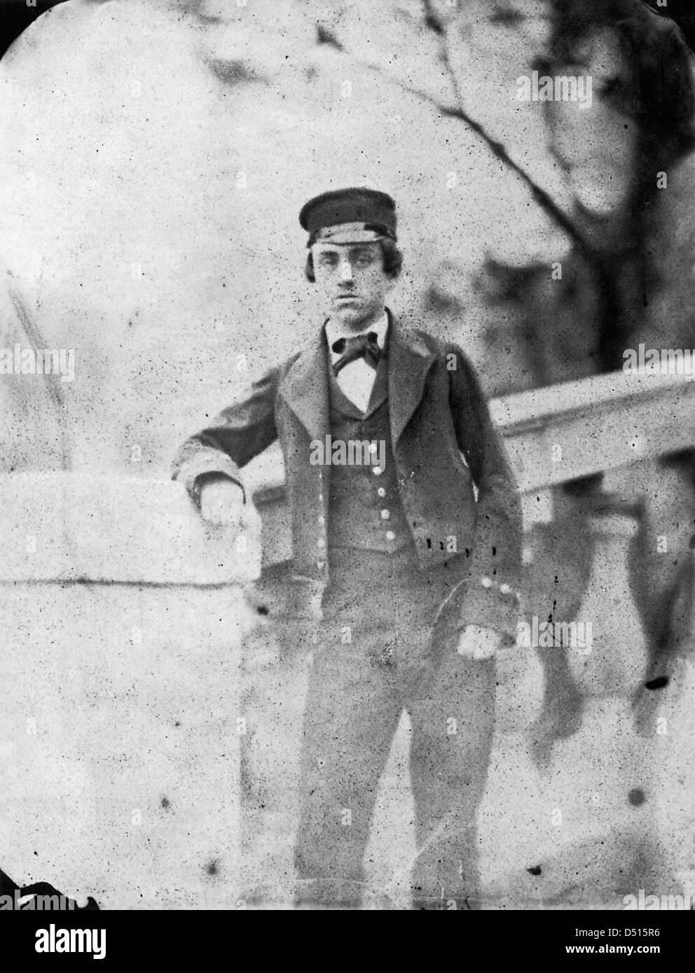 Ein Porträt eines nicht identifizierten Schülers der Royal Hospital School, untergebracht im National Maritime Museum. Das Bild repräsentiert die Tradition der Marineausbildung in Großbritannien. Stockfoto