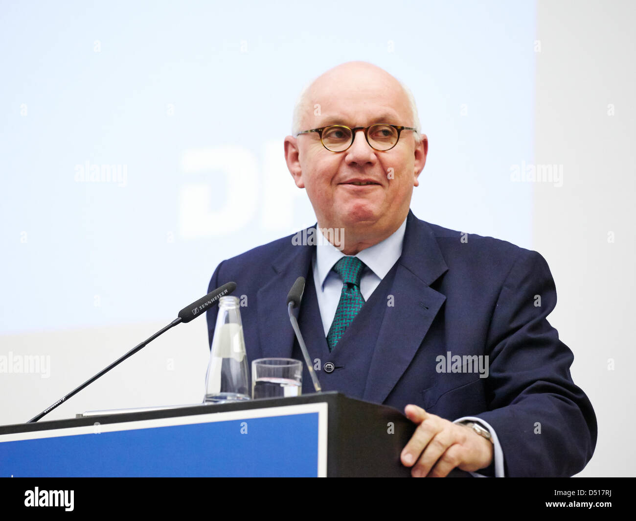 Prof. Dr. Peter Strohschneider, Präsident der DFG hat die Gottfried Wilhelm Leibniz-Preis 2013 vorgelegt. / Berlin, 19. März 2013. Gottfried Wilhelm Leibniz-Preis, den wichtigsten Forschungspreis in Deutschland würdigt herausragende Wissenschaftler. Johanna Wanka, Ministerin für Bildung und Forschung, hält eine Rede bei der Preisverleihung 2013 in Berlin an der Berlin-Brandenburgischen Akademie der Wissenschaften und Geisteswissenschaften. / Stockfoto