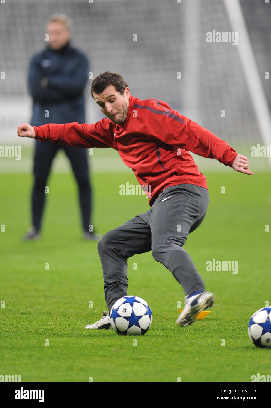 Alexander Frei FC Basel spielt unter Leitung von Trainer Thorsten Fink während einer der letzten Trainingseinheit in München, 7. Dezember 2010. Basel spielt in der letzten Gruppe E Champions League-Spiel gegen München. Foto: ANDREAS GEBERT Stockfoto