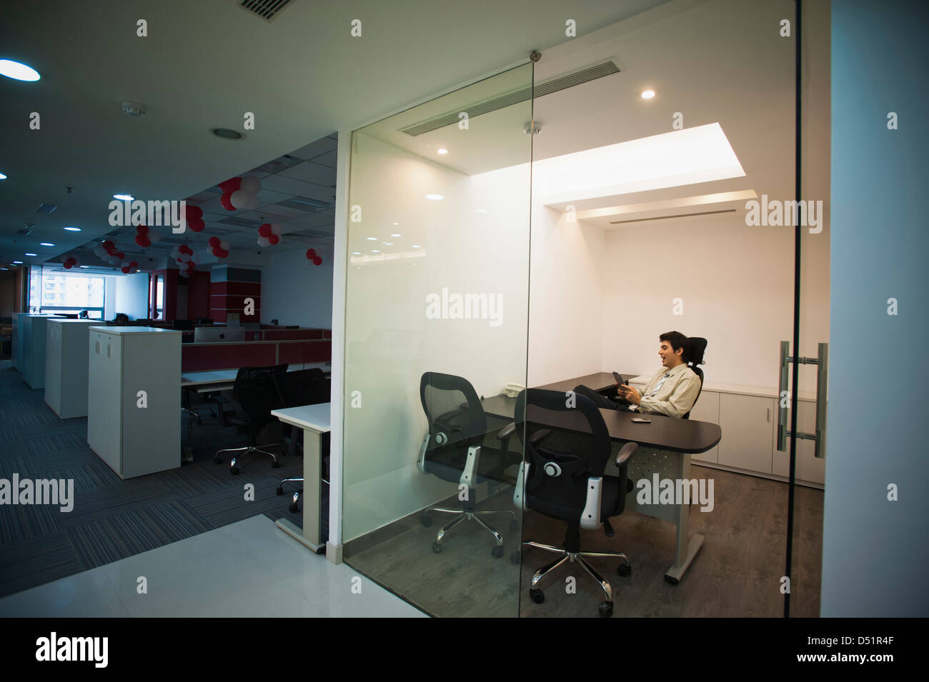 Geschäftsmann mit einem digitalen tablet Stockfoto