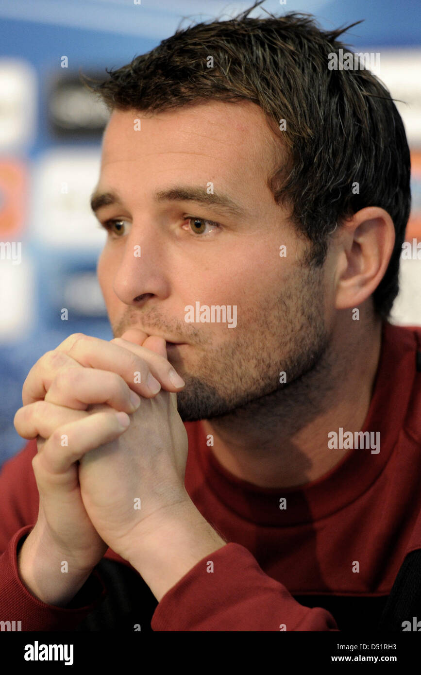 Basler Alexander Frei spricht während einer Pressekonferenz in Basel, Schweiz, 27. September 2010. FC Bayern München wird der FC Basel in der UEFA Champions League-Gruppenspiel E am 28. September stellen. Foto MARC MUELLER Stockfoto