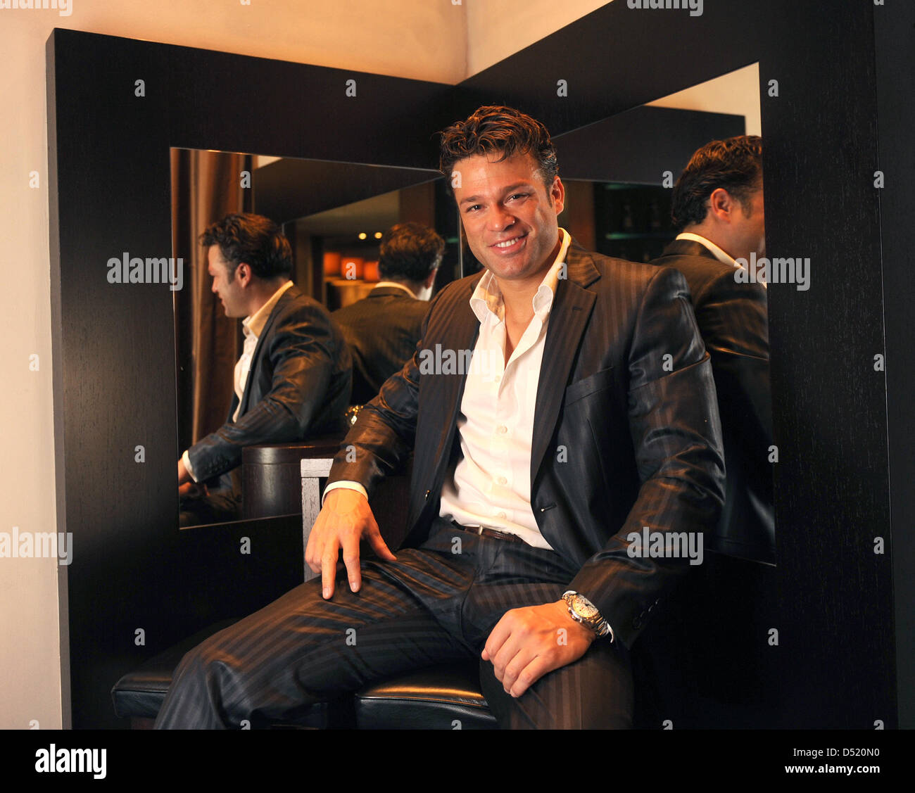 Griechischer Schauspieler Kostas Sommer stellt bei einem Foto-shooting ...