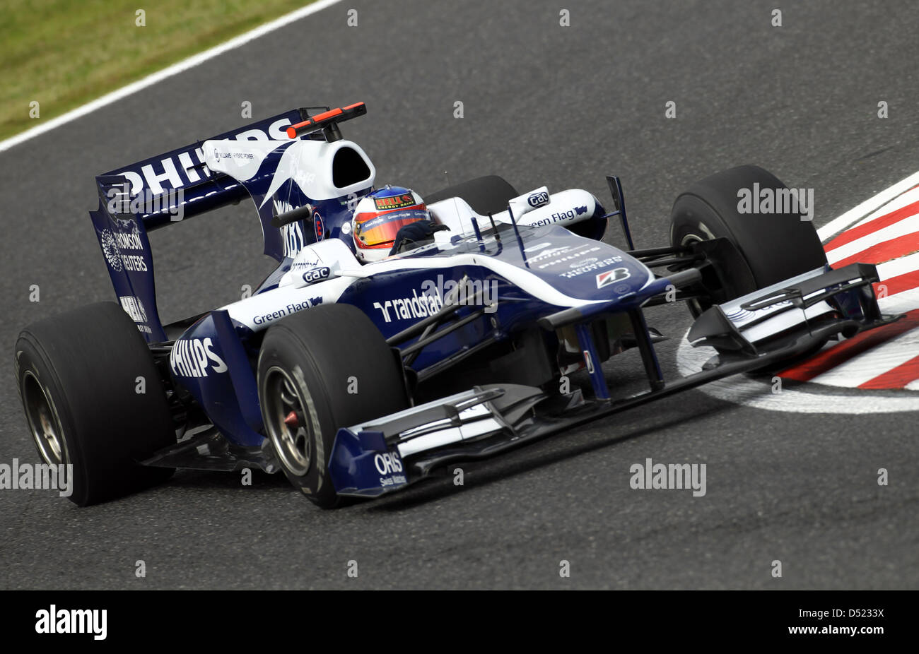 Brasilianische Fahrer Rubens Barrichello von Williams ist auf der Rennstrecke vor dem Start des Grand Prix von Japan auf dem Suzuka Circuit in Suzuka, Japan, 8. Oktober 2010. Foto: Jens Büttner Stockfoto