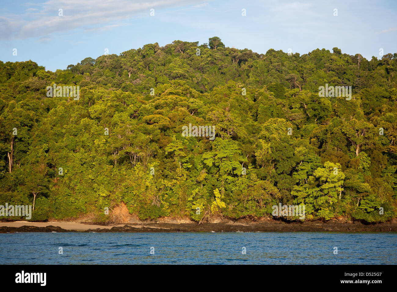 Küstenlandschaft auf der Ost Küste der Isla de Coiba, Pazifik, Veraguas Provinz, Republik von Panama. Stockfoto