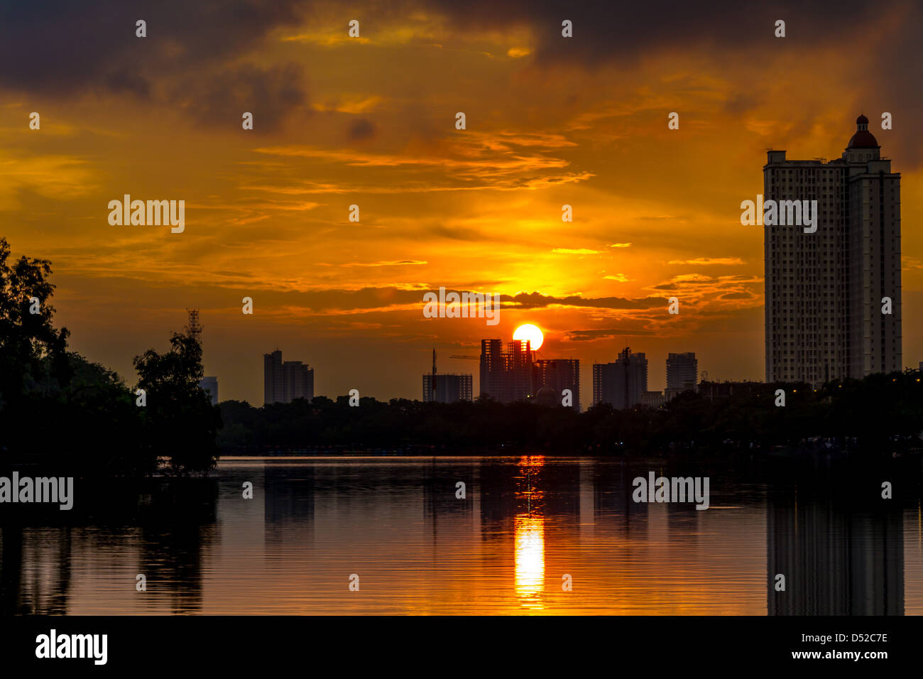 Ein Sonnenuntergang im See Stockfoto