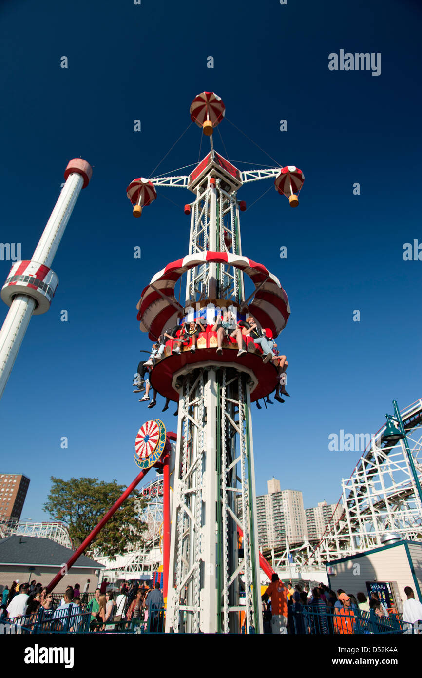 THRILL RIDE DENOS AMUSEMENT PARK CONEY ISLANDBROOKLYNNEW YORKUSA