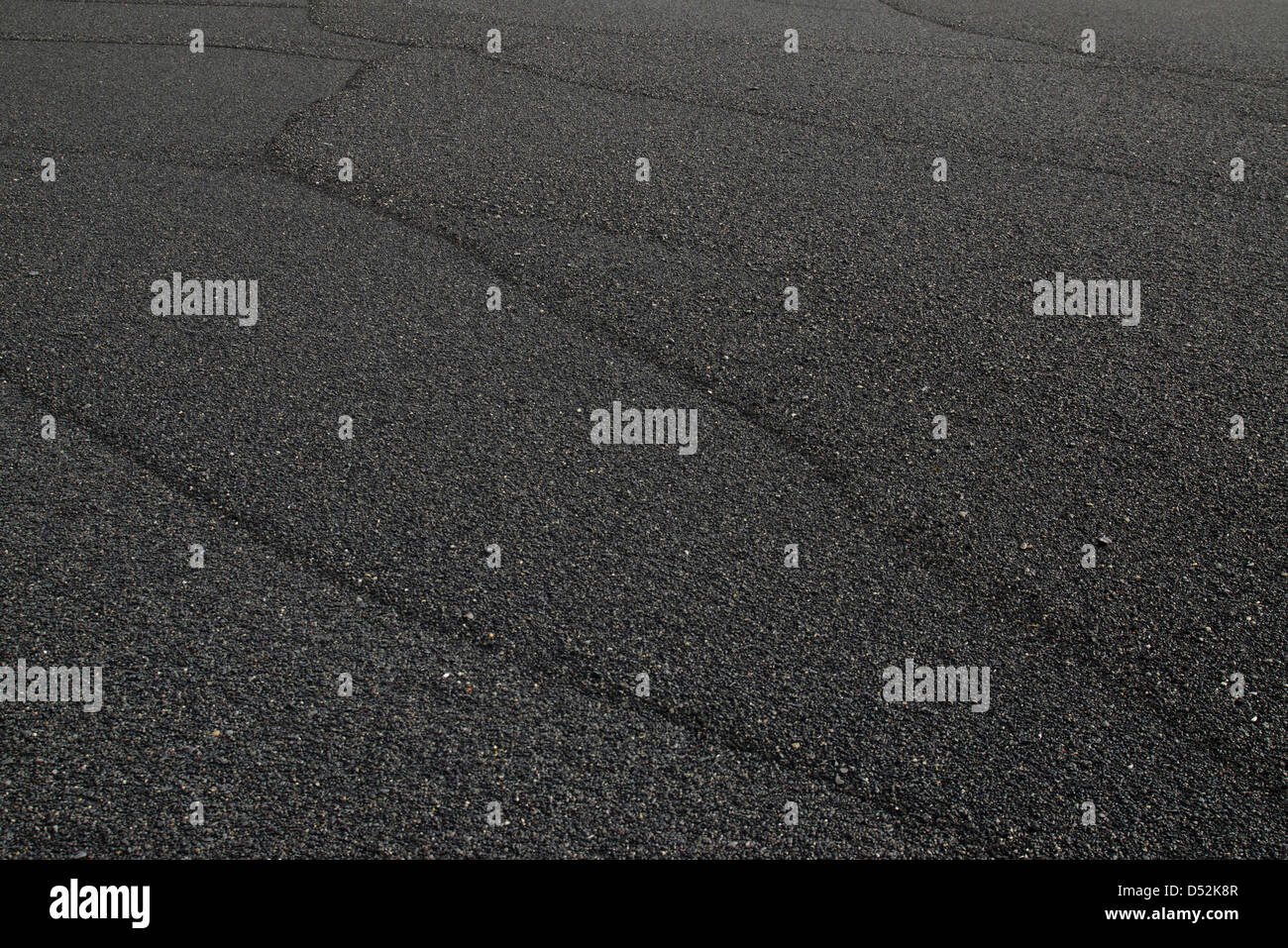 Spuren auf dem Meer mit schwarzem Sand, Island Stockfoto