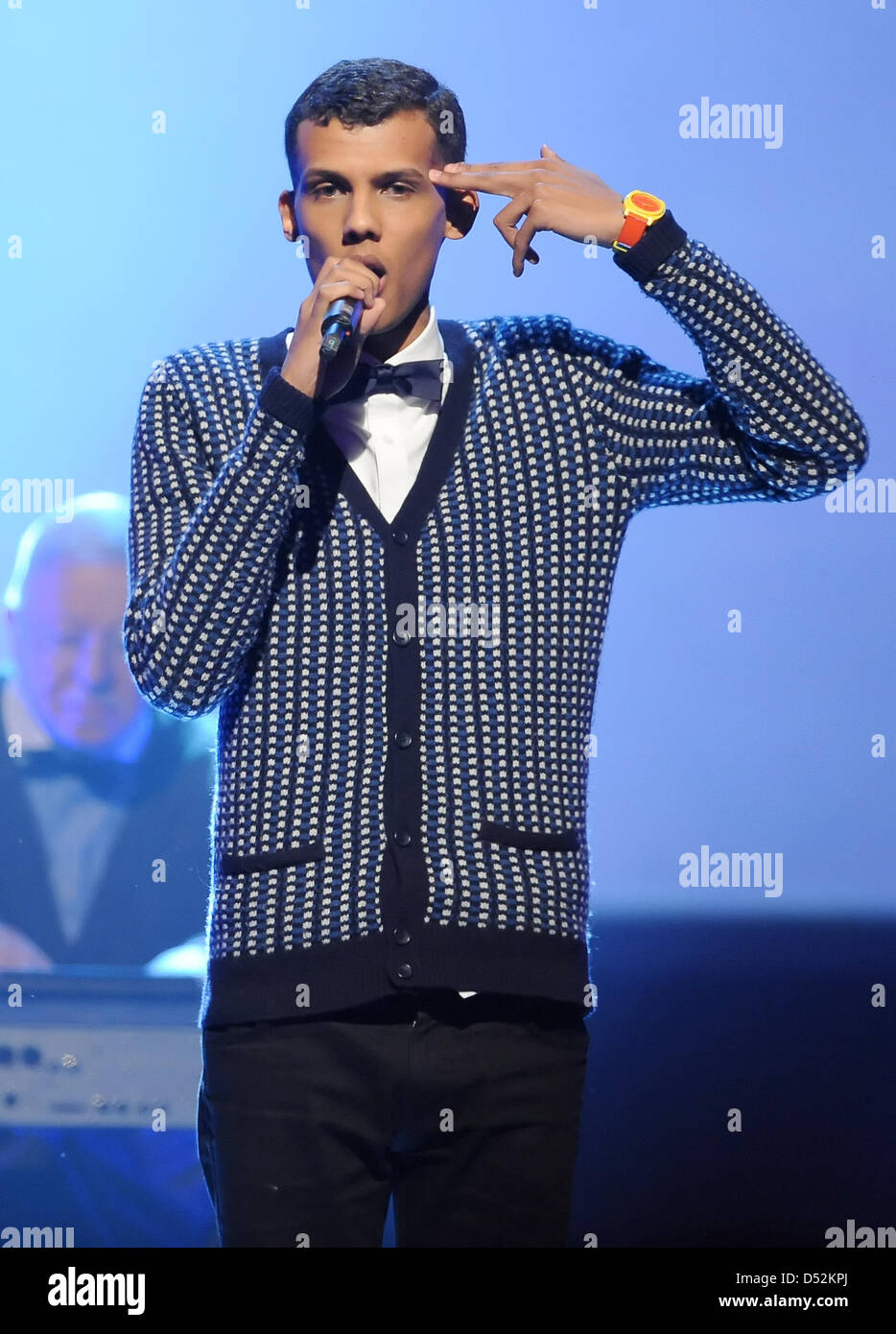 Belgisch-ruandischen Musiker führt Stromae bei TV-Chart Show "The Dome 53" in Berlin, Deutschland, 5. März 2010. Die Show wird von deutschen privaten Fernsehsender RTLII am 21. März 2010 ausgestrahlt. Foto: Britta Pedersen Stockfoto