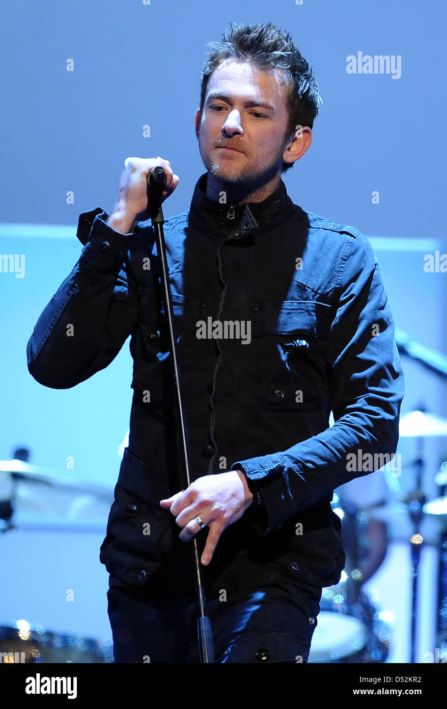 Beukes Willemse britische pop-Band "Livingston" führt bei TV-Chart Show "The Dome 53" in Berlin, Deutschland, 5. März 2010. Die Show wird von deutschen privaten Fernsehsender RTLII am 21. März 2010 ausgestrahlt. Foto: Britta Pedersen Stockfoto