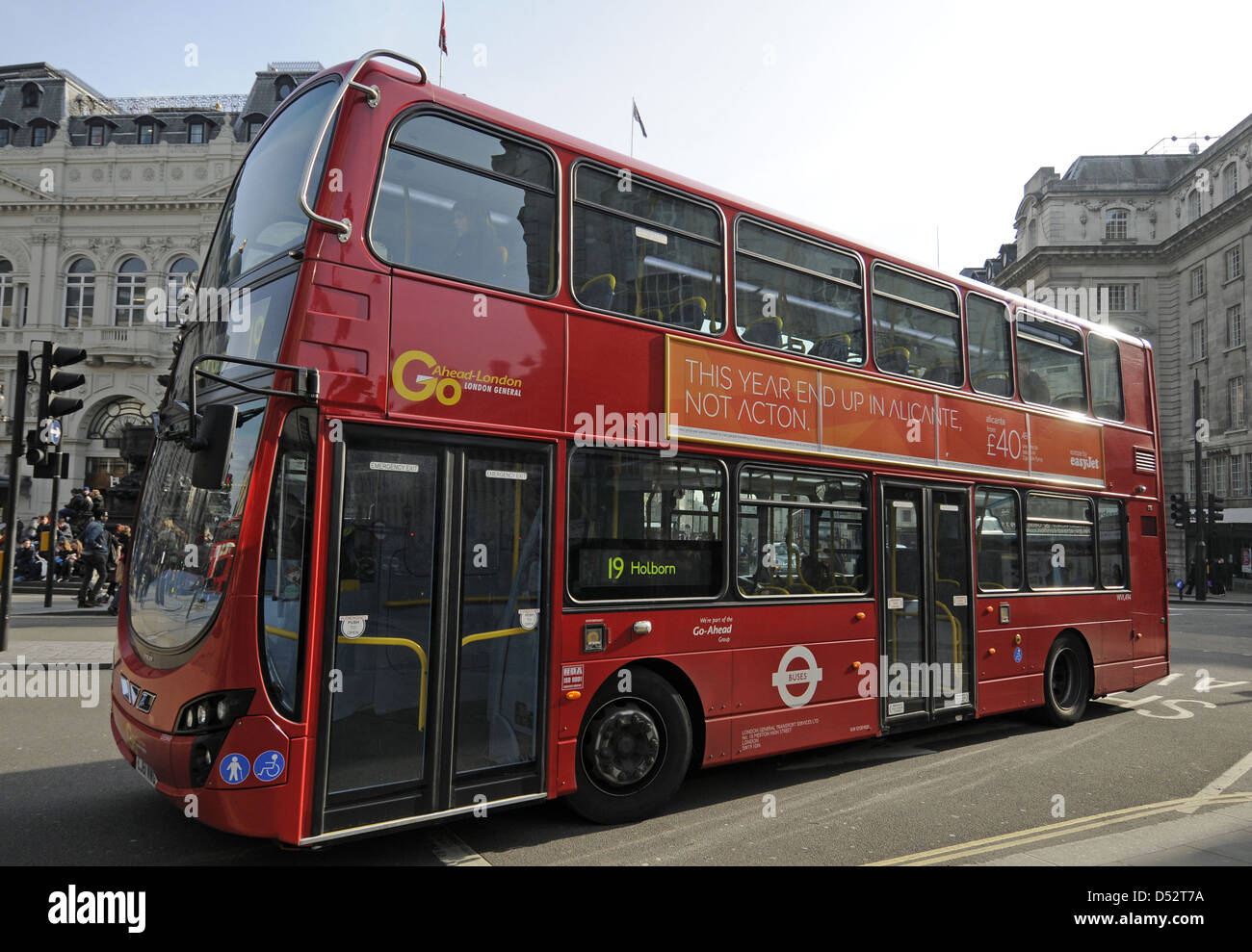 Roten London Bus Piccadilly Circus London England Stockfoto