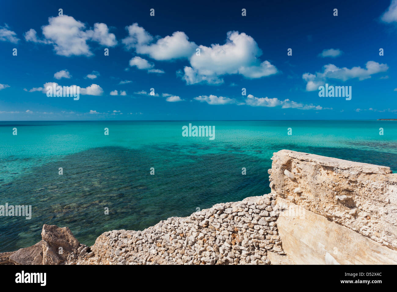 Bahamas, Eleuthera Insel Landschaft durch die Glas-Fenster-Brücke Stockfoto