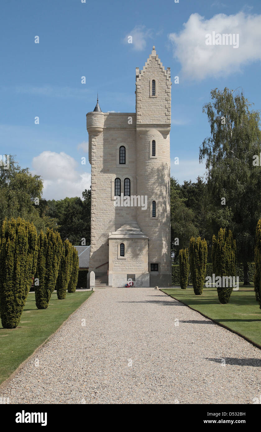 Die schöne Ulster Tower Memorial und Gelände, Thiepval, Somme, Picardie, Frankreich. Stockfoto