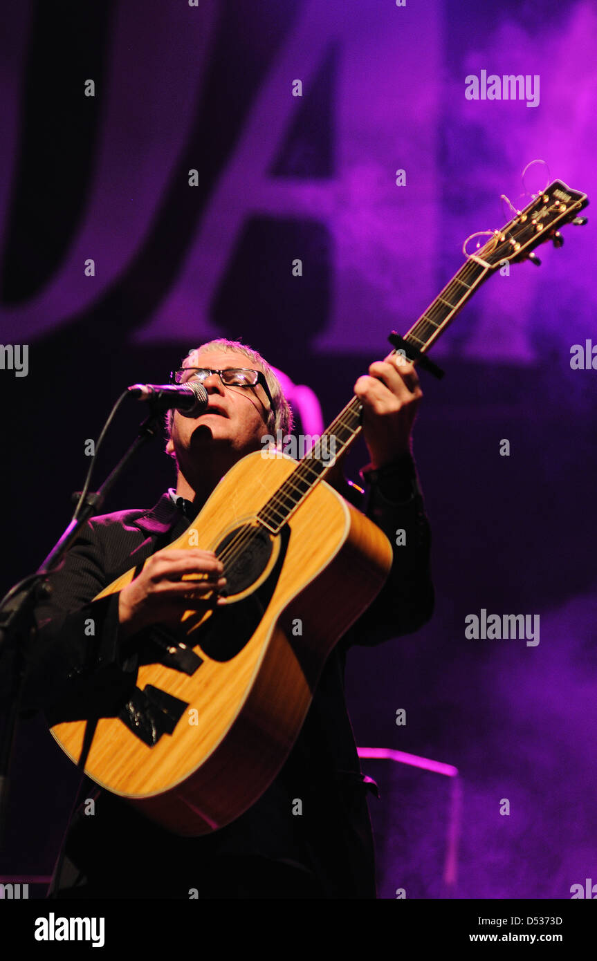 BARCELONA, Spanien - APR 9: Ich Am Kloot Band führt auf Jack Daniels Musik Day Festival am 9. April 2011 in Barcelona, Spanien. Stockfoto