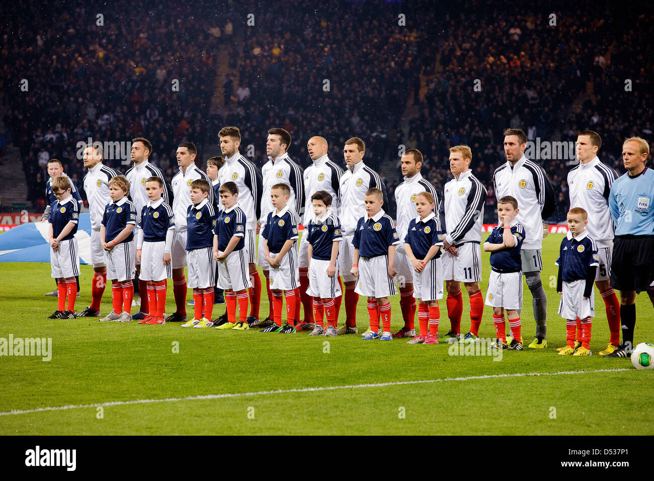 Glasgow, Schottland. 22. März 2013. Schottland-Team richten Sie während des Spiels World Cup 2014 Gruppe A Qualifing zwischen Schottland und Wales im Hampden Park Stadion. Bildnachweis: Colin Lunn / Alamy Live News Stockfoto