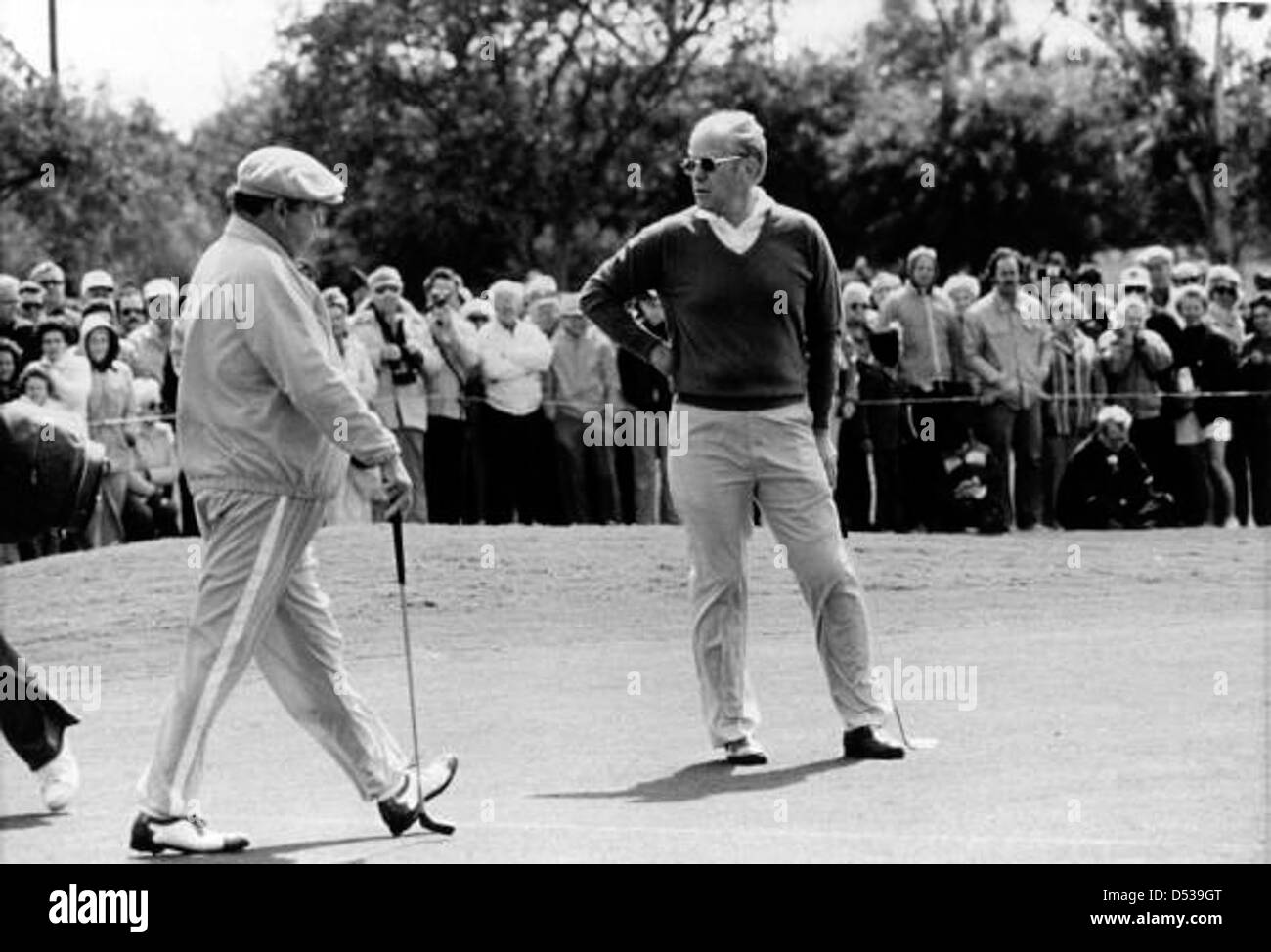 Gerald Ford Golf spielen mit Jackie Gleason im Lago Mar County Club: Fort Lauderdale, Florida Stockfoto