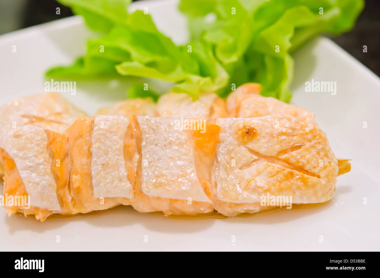 Gegrillter Lachs Bauch und frischem Gemüse, Fischgericht Stockfoto