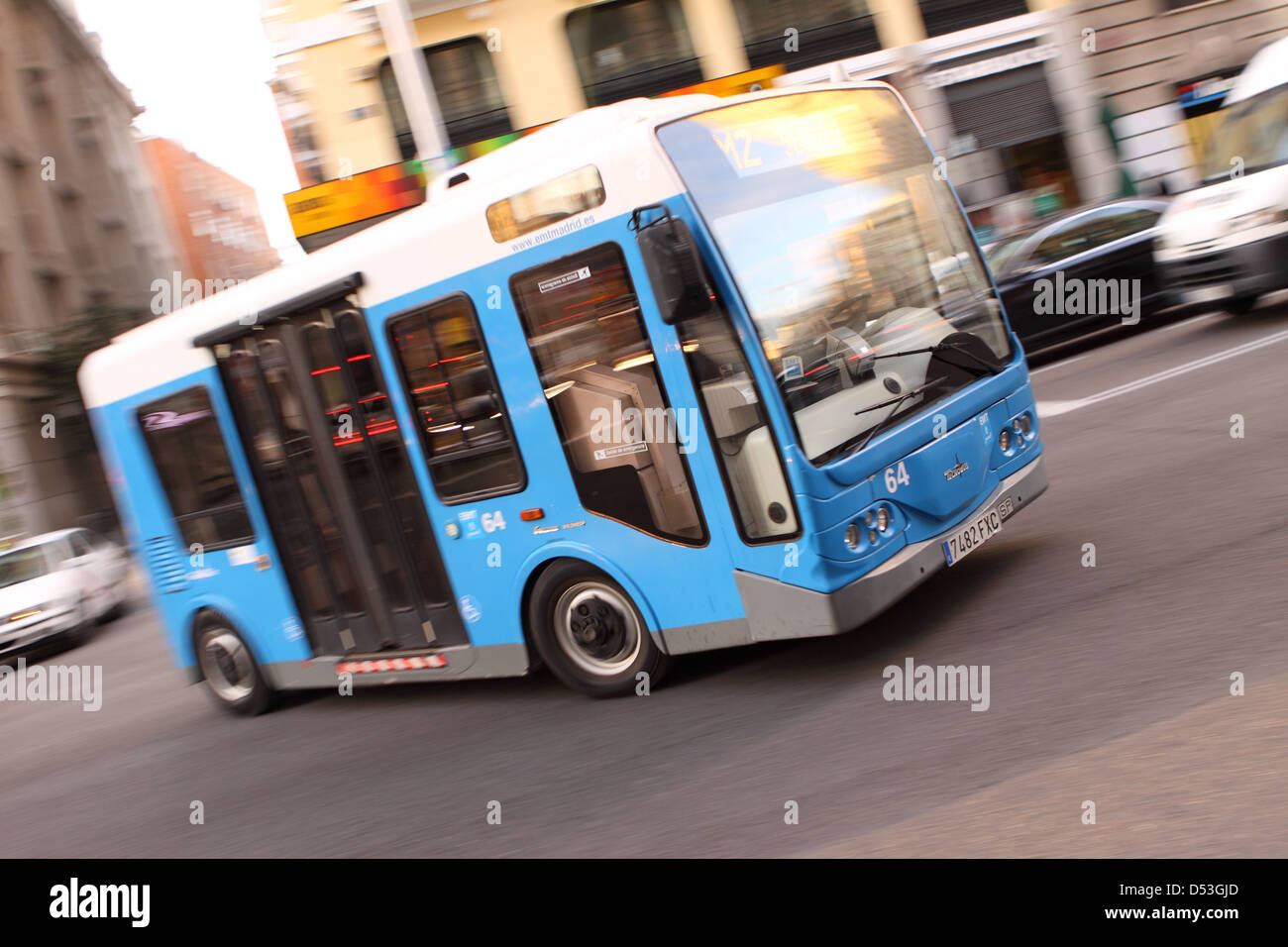 Madrid Spanien EMT Elektrobus gebaut von Tecnobus von Italien für den Einsatz in die engen Stadtzentrum Viertel Malasaña und Huertas Stockfoto