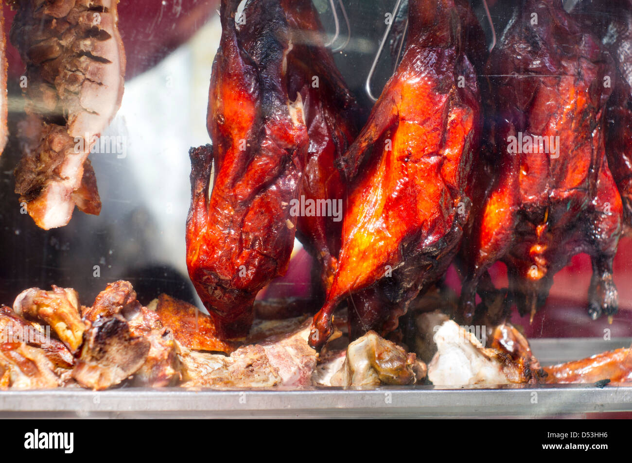 Gebratene Ente auf Verkauf in Malaysia. Gemeinsamen chinesisches Essen in Asien. Stockfoto