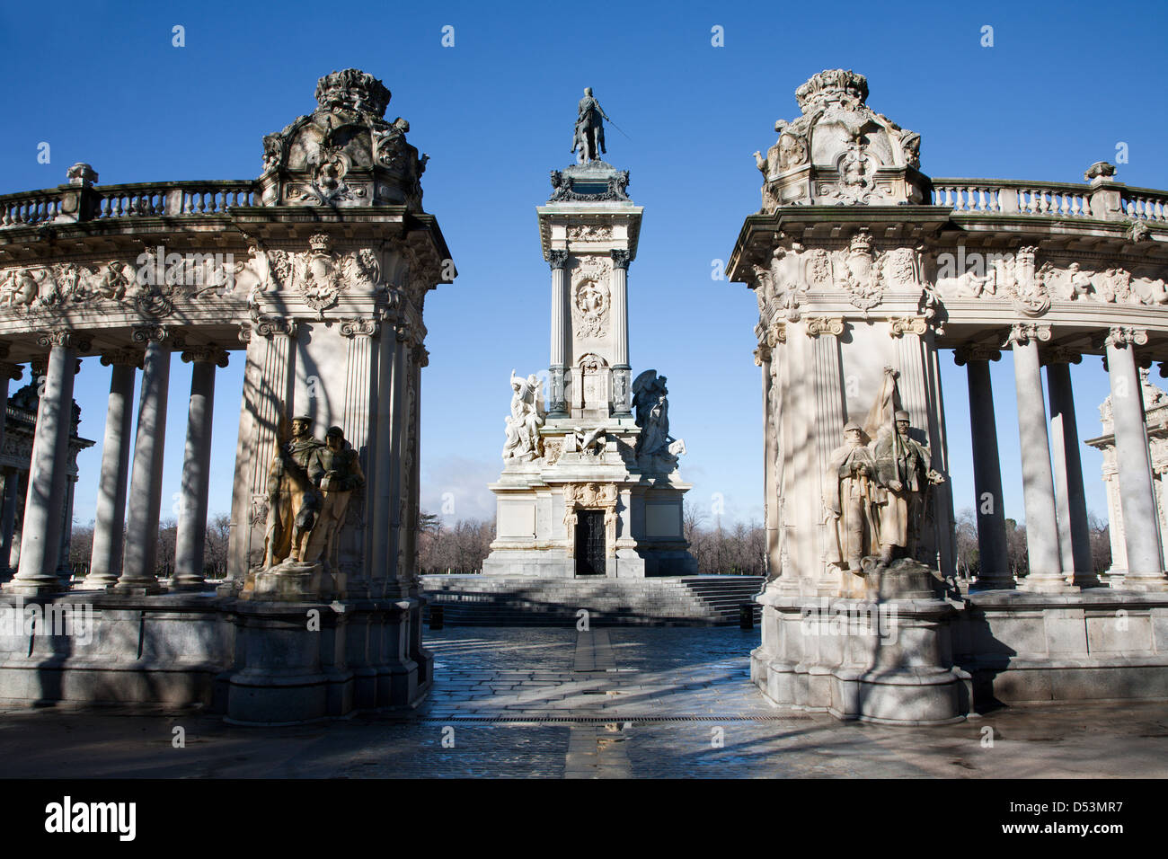Madrid - Denkmal von Alfonso XII in Buen Retiro Park vom Architekten Jose Grases Riera aus dem Jahr 1902 im 9. März 2013 in Spanien. Stockfoto