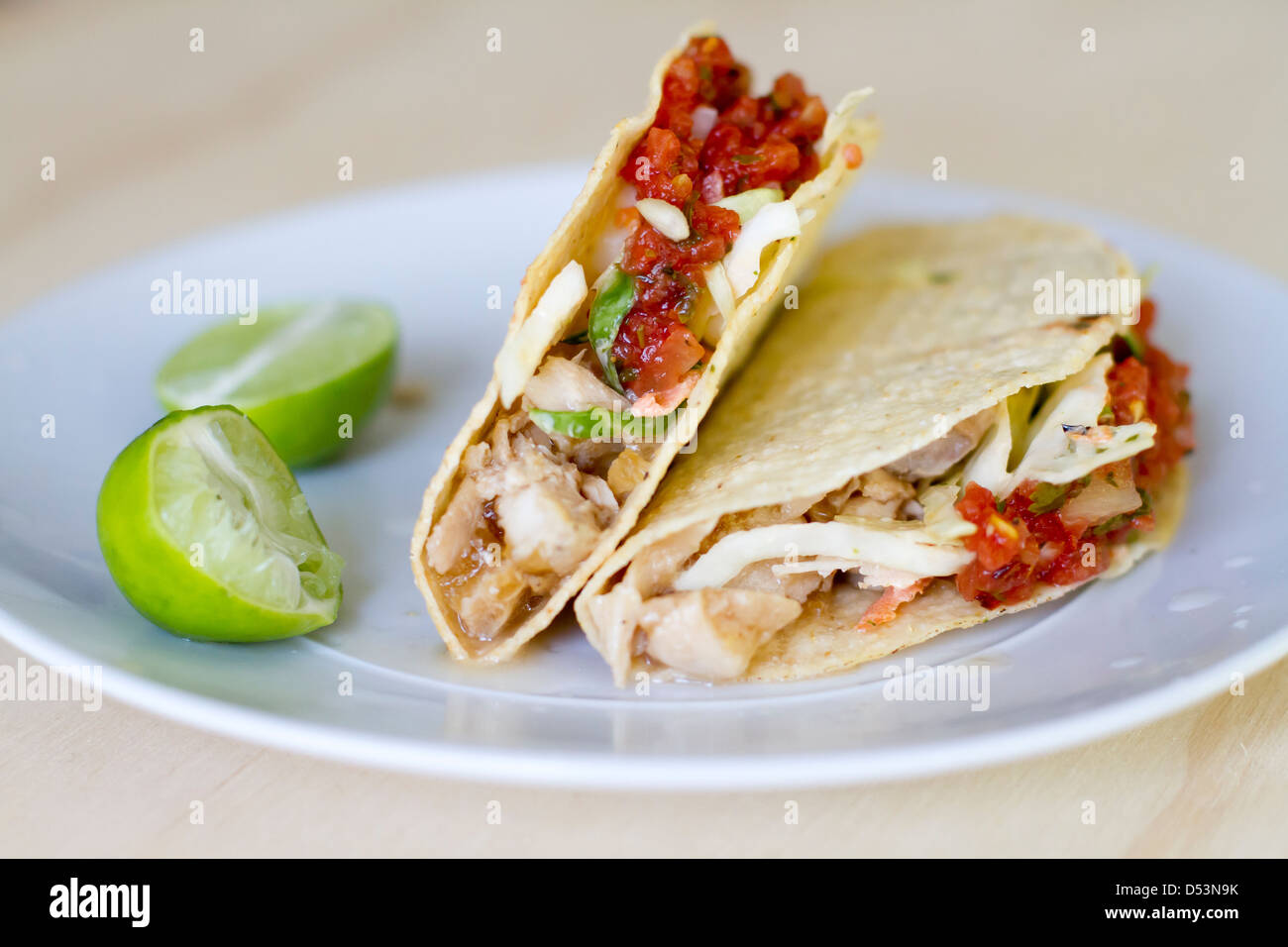 Zwei tacos -Fotos und -Bildmaterial in hoher Auflösung – Alamy Zwei tacos -Fotos und -Bildmaterial in hoher Auflösung – Alamy