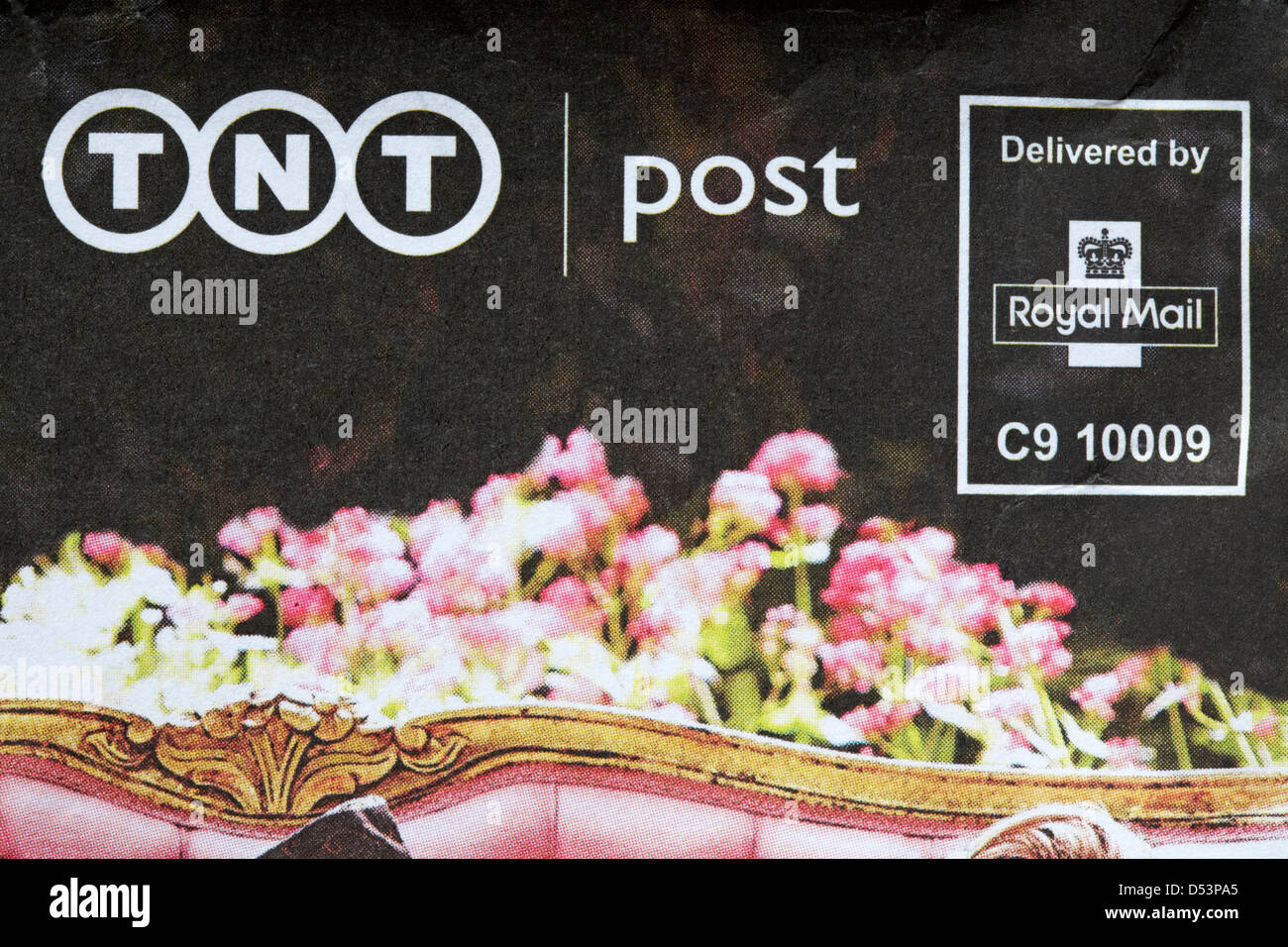 TNT Post von Royal Mail Informationen auf Umschlag geliefert Stockfoto