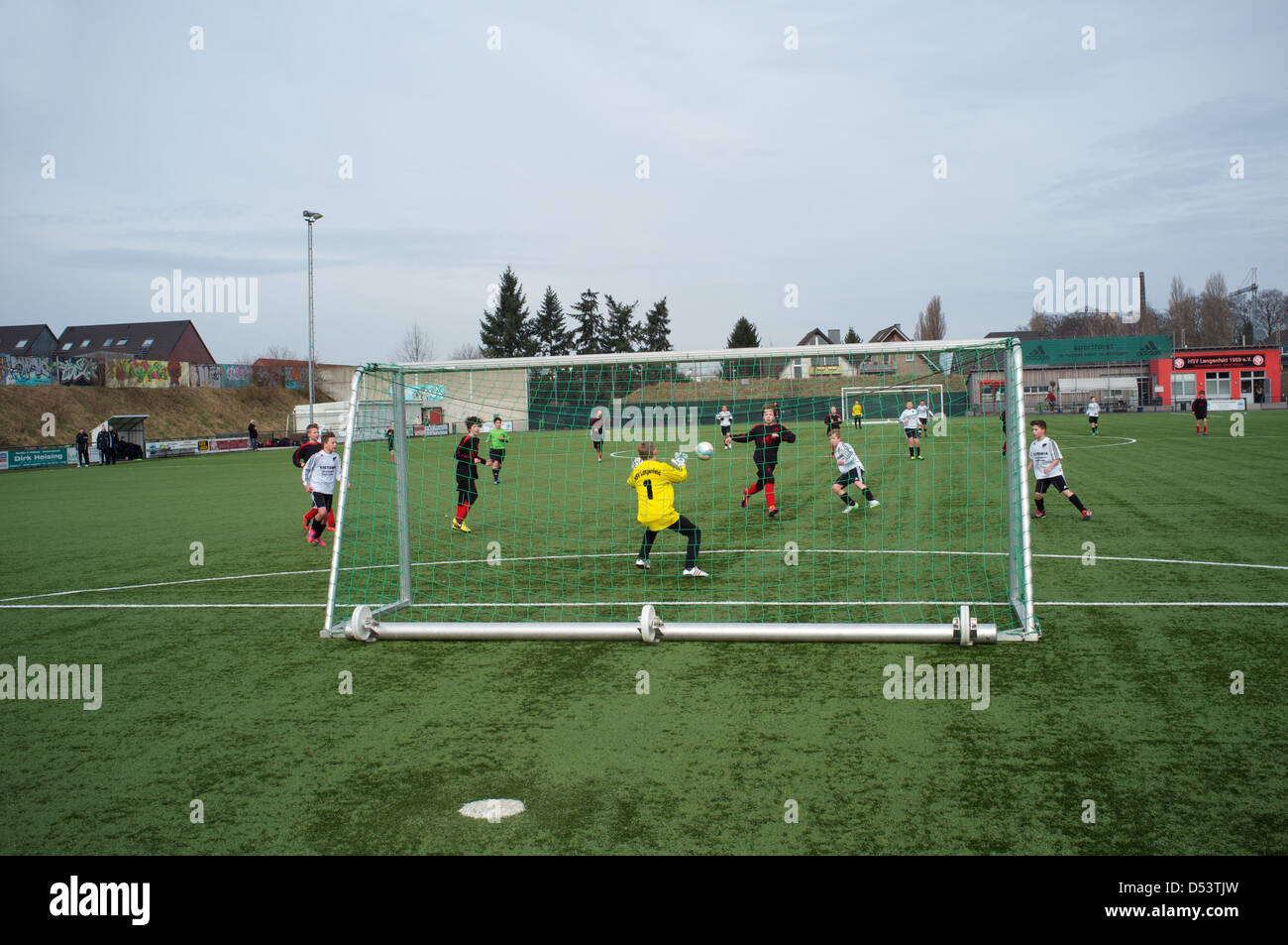 Jungen-Fußballspiel, Langenfeld (3. 4 Fotos in Folge) Stockfoto