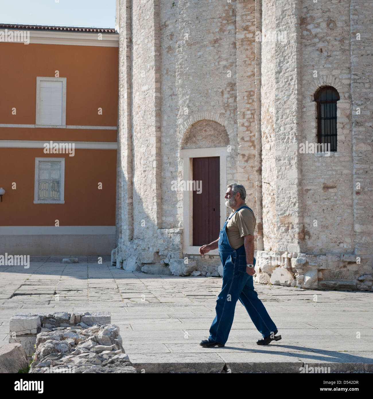 Arbeiter, die Kirche St. Donat, Zadar vorbei Stockfoto