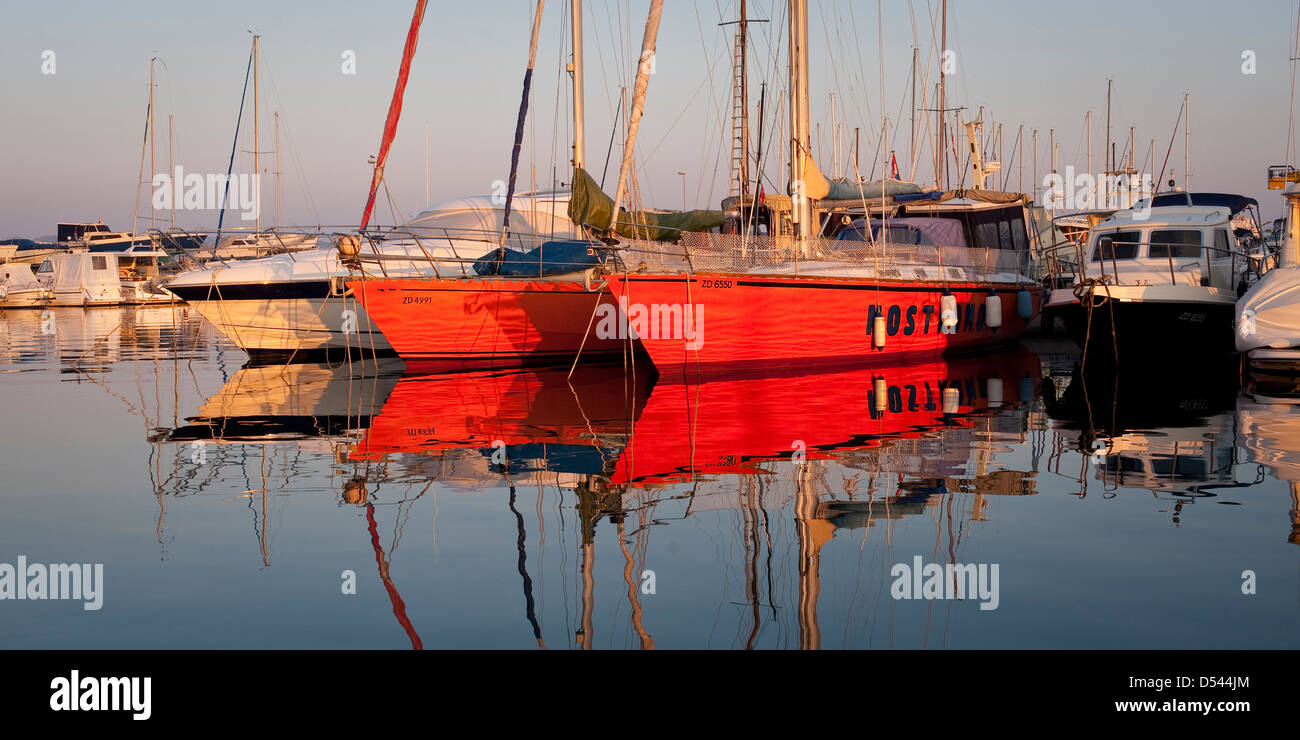 Sportboot im Hafen von Zadar Stockfoto