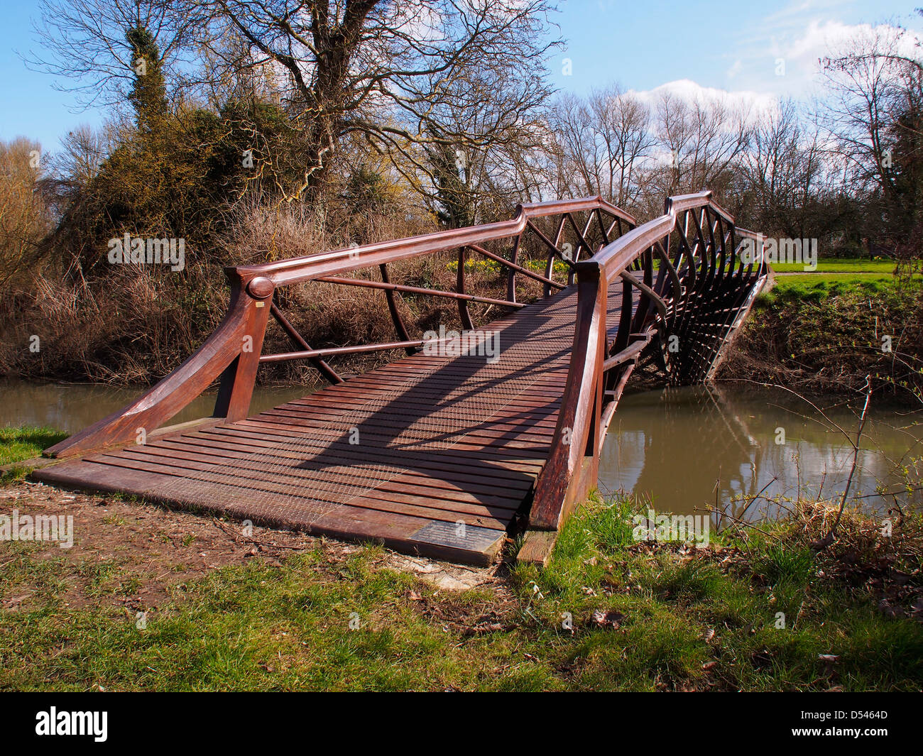 Berühmte Holzbrücke im Gelände des Eton College Royal Berkshire Stockfoto
